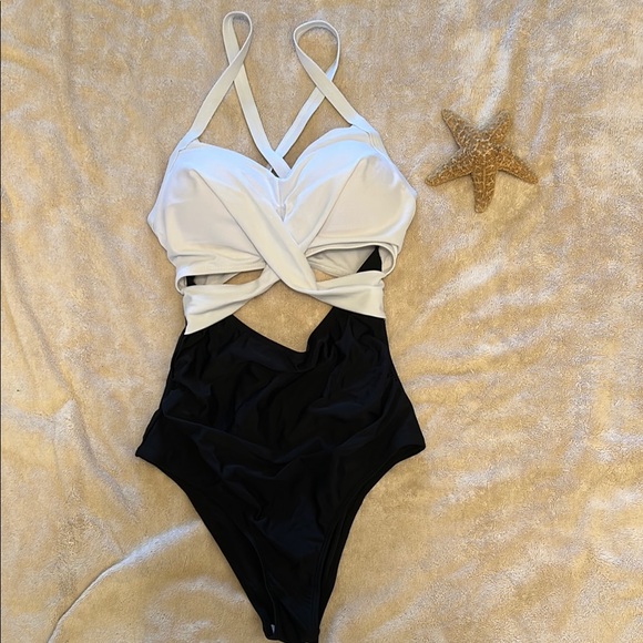 Sleek Black and white swimsuit - Picture 1 of 9